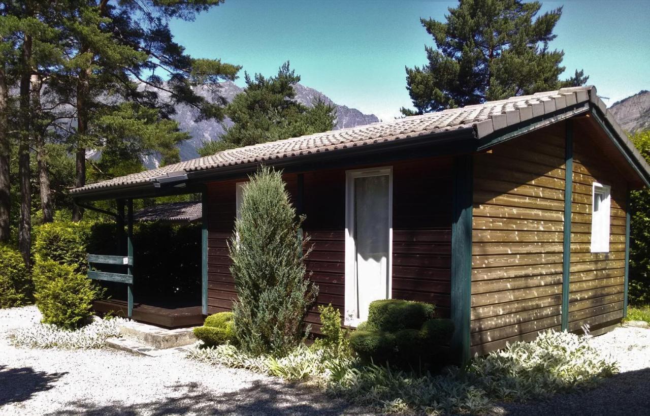 Camping La Cascade Villa Le Bourg-dʼOisans Eksteriør billede