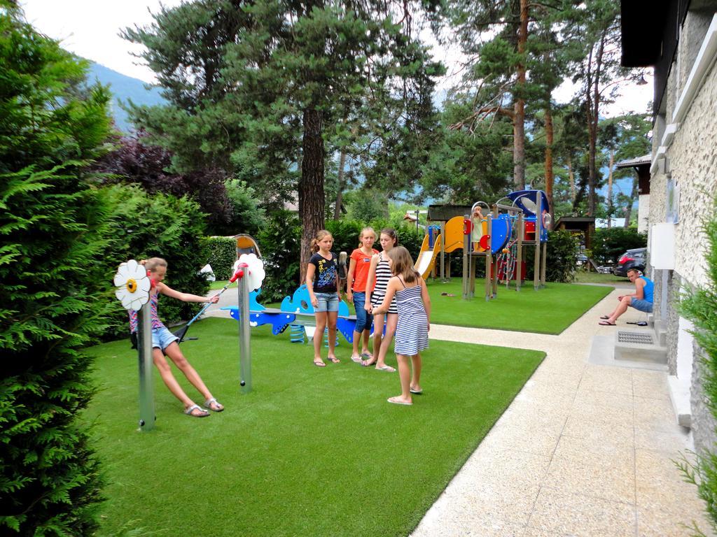 Camping La Cascade Villa Le Bourg-dʼOisans Eksteriør billede