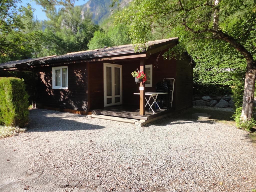 Camping La Cascade Villa Le Bourg-dʼOisans Eksteriør billede