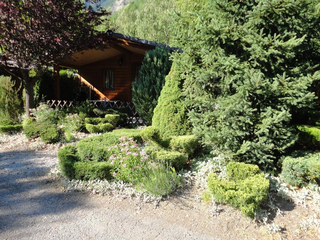 Camping La Cascade Villa Le Bourg-dʼOisans Eksteriør billede